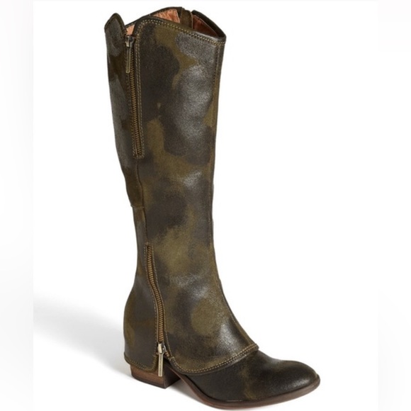 Donald J. Pliner Devi 3 Boots - Picture 1 of 6